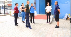 公司領導為高溫下施工人員送去關懷